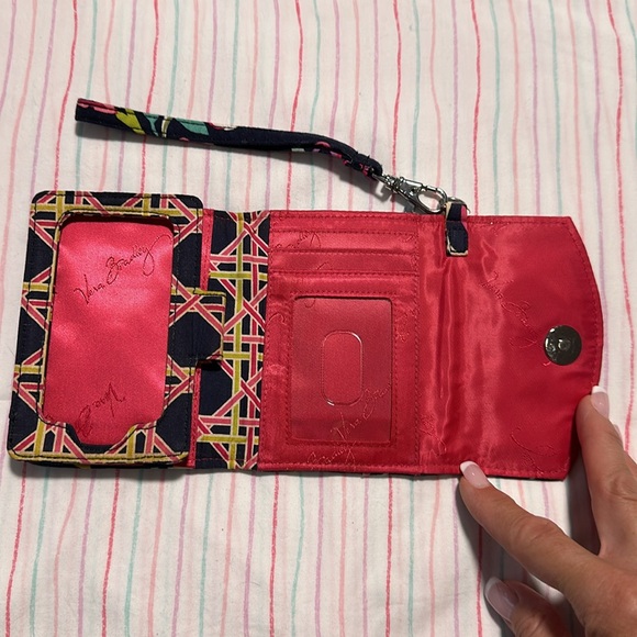 Vera Bradley wallet/wristlet.  Vintage retired “Ribbons” pattern 2012 - Picture 2 of 3